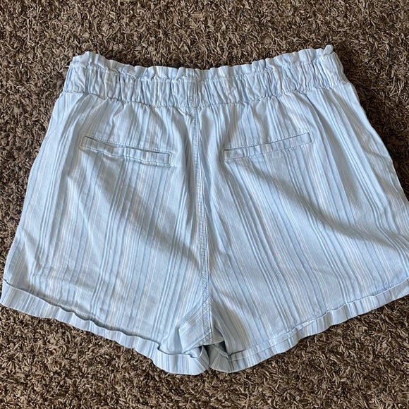 American Eagle High Waisted Striped Mom Shorts- Size 16 - Picture 2 of 2